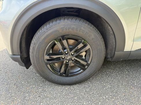 Certified 2022 Ford Explorer XLT w/ Equipment Group 202A AWD/4WD image 27