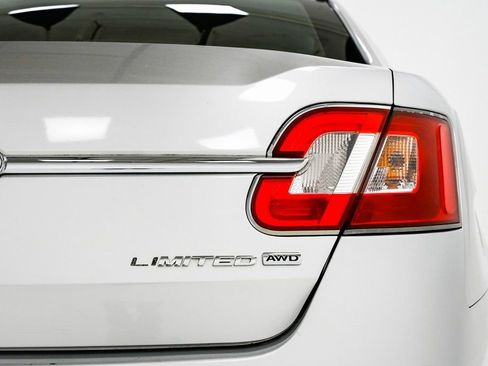 Used 2010 Ford Taurus Limited image 26