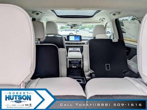 New 2026 Lincoln Aviator 2WD w/ Jet Appearance Package image 7