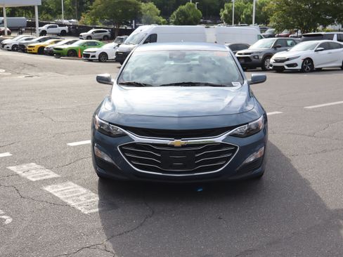 Used 2024 Chevrolet Malibu LT FWD image 3