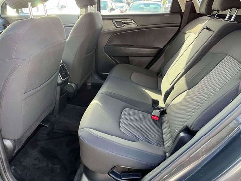 Used 2025 Kia Sportage LX image 6