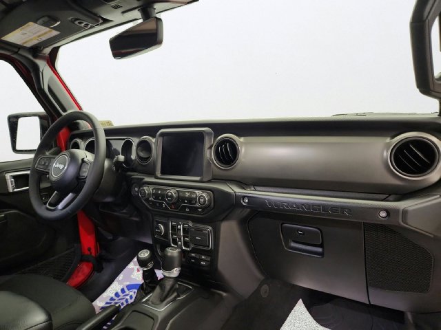 Used 2023 Jeep Wrangler Unlimited w/ Cold Weather Group AWD/4WD image 30