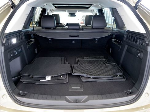 Certified 2025 MAZDA CX-70 Plug-In Hybrid w/ Premium Pkg image 29