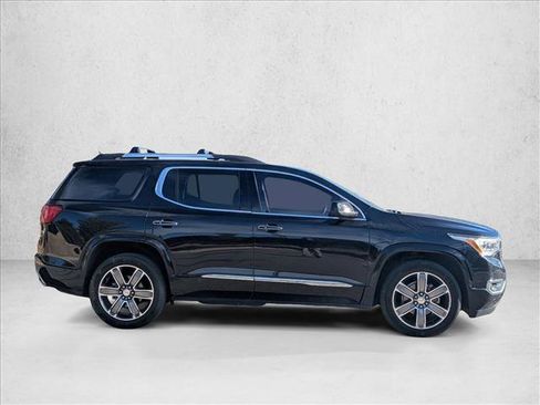 Used 2017 GMC Acadia Denali w/ Technology Package image 4