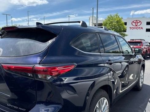 Used 2021 Toyota Highlander Limited AWD/4WD image 9