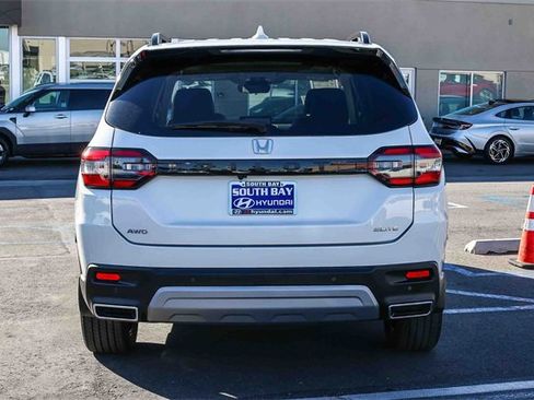 Used 2023 Honda Pilot Elite image 5