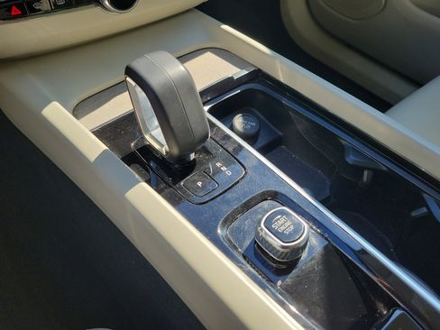 Used 2023 Volvo XC60 B5 Plus w/ Climate Package image 23