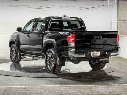 Certified 2023 Toyota Tacoma TRD Off-Road AWD/4WD image 3