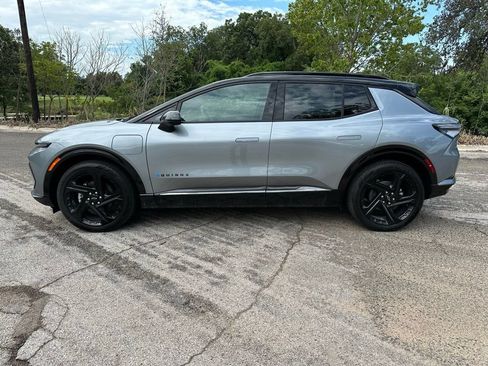 New 2025 Chevrolet Equinox EV RS w/ Convenience Package II FWD image 4