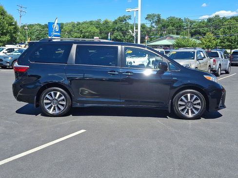 Used 2019 Toyota Sienna XLE AWD/4WD image 7