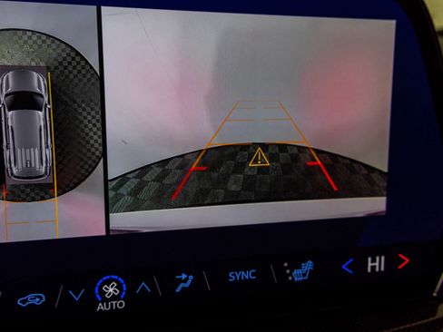 Used 2024 Chevrolet Traverse Z71 w/ LPO, Floor Liner Package image 25