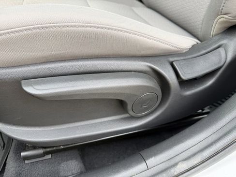 Used 2020 Hyundai Elantra SEL FWD image 23