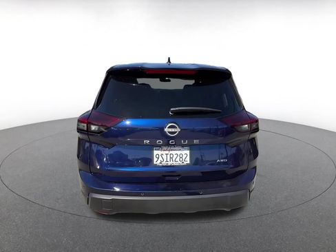 Used 2025 Nissan Rogue SV AWD/4WD image 12
