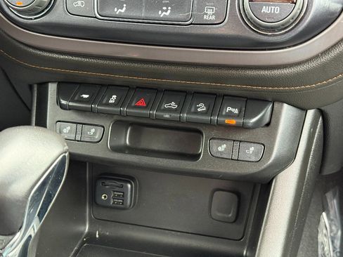 Used 2022 GMC Canyon AT4 image 32