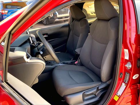Used 2021 Toyota Corolla LE image 8