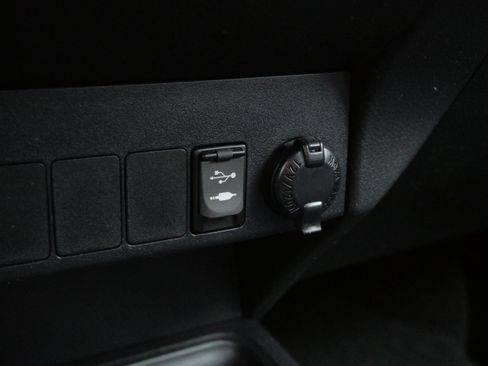 Used 2015 Toyota RAV4 XLE image 31