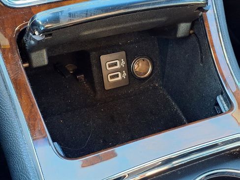 Used 2018 Lincoln Continental w/ Equipment Group 500A image 9