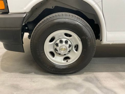 Used 2025 Chevrolet Express 2500 Extended w/ Driver Convenience Package RWD image 6