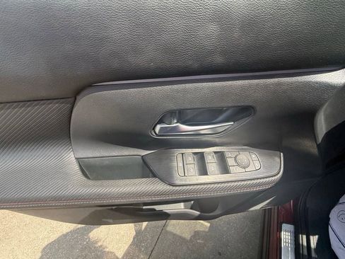 Used 2025 Nissan Kicks SR w/ SR Premium Package FWD image 16