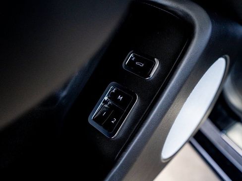 Used 2021 Bentley Flying Spur W12 image 34