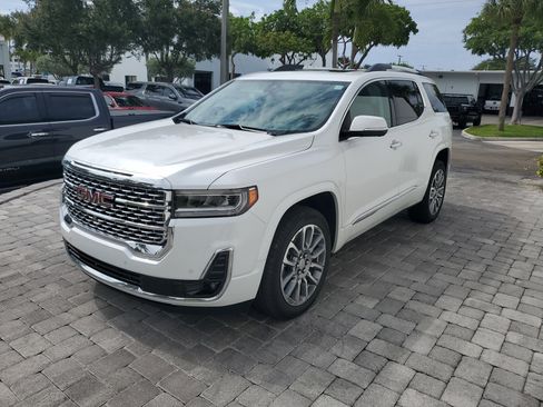 Used 2023 GMC Acadia Denali w/ Denali Ultimate Package FWD image 3