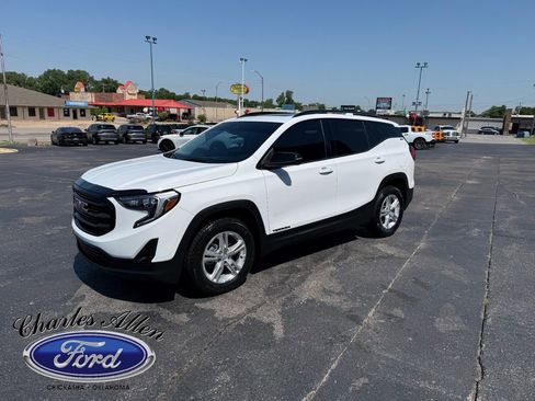 Used 2021 GMC Terrain SLT w/ Infotainment Package II AWD/4WD image 7