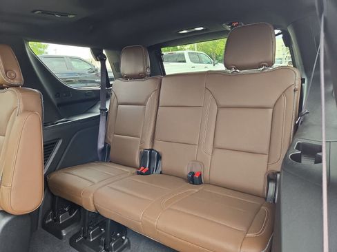 Used 2021 Chevrolet Tahoe High Country w/ Premium Package AWD/4WD image 37