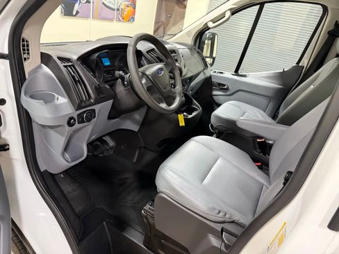 Used 2017 Ford Transit 150 XL image 38