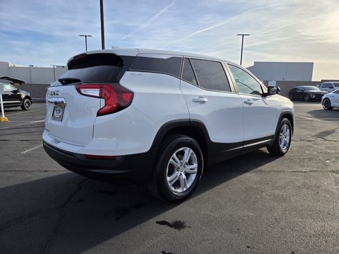 Used 2024 GMC Terrain SLE image 6