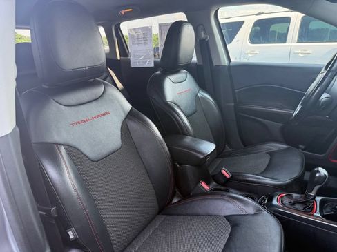 Used 2020 Jeep Compass Trailhawk AWD/4WD image 24
