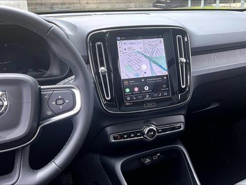 New 2026 Volvo XC40 B5 Core AWD/4WD image 15