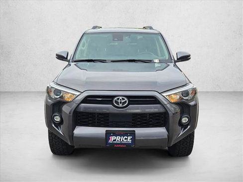 Used 2022 Toyota 4Runner SR5 Premium w/ Moonroof Package RWD image 2