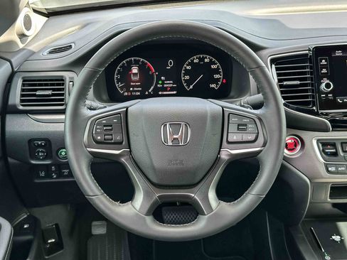 Used 2025 Honda Ridgeline Sport image 21