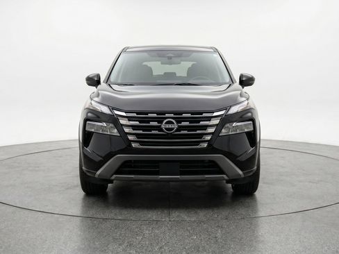 Used 2025 Nissan Rogue SV FWD image 2