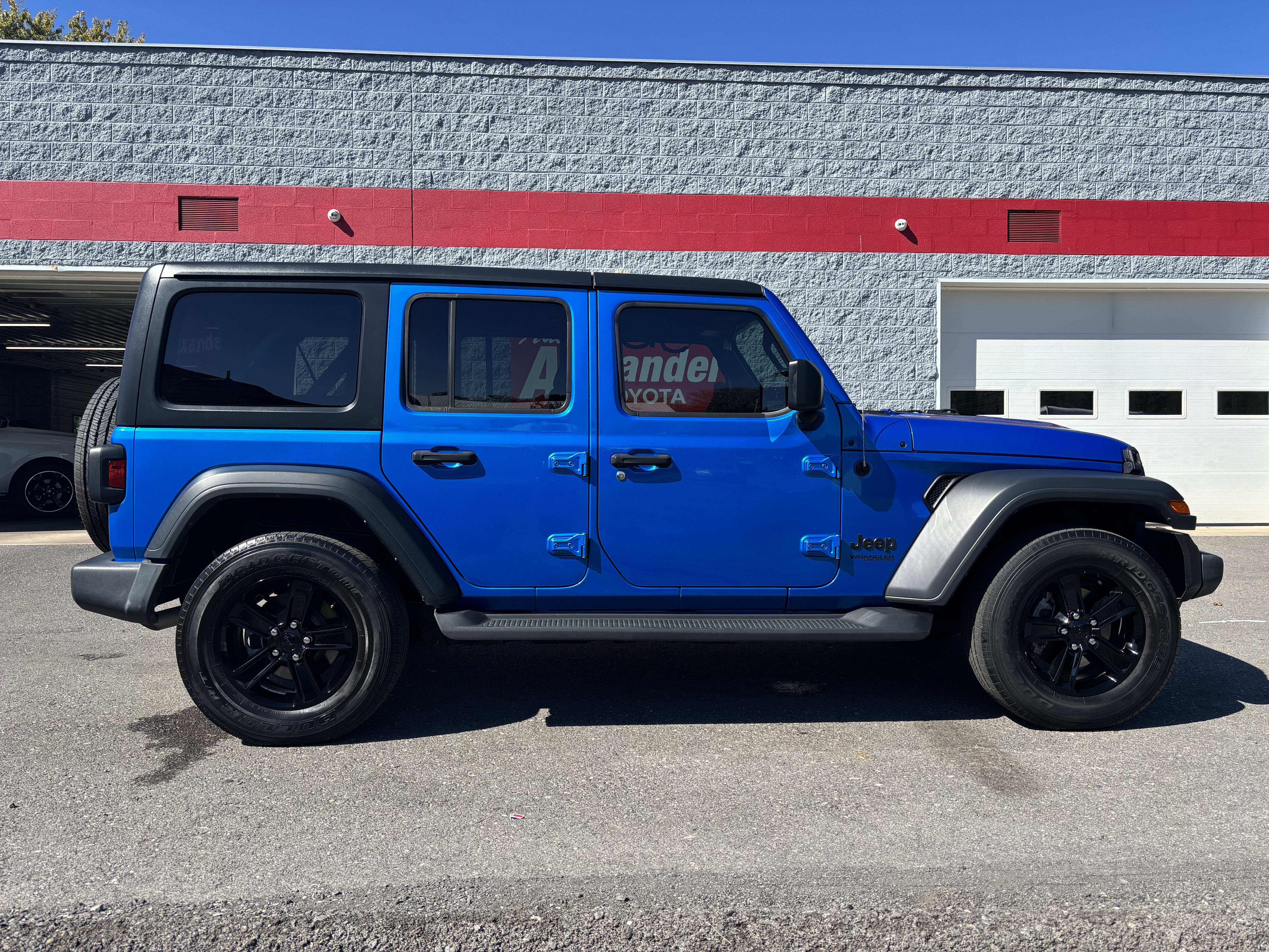 Used 2021 Jeep Wrangler Unlimited Sport w/ Dual Top Group AWD/4WD image 2