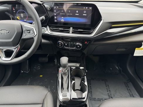 New 2026 Chevrolet Trax ACTIV w/ Driver Confidence Package image 2