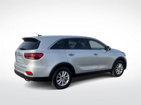 Used 2020 Kia Sorento LX image 9
