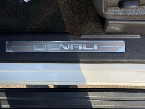 Used 2017 GMC Sierra 1500 Denali w/ Denali Ultimate Package AWD/4WD image 26