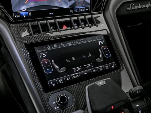Used 2023 Lamborghini Urus Performante image 42