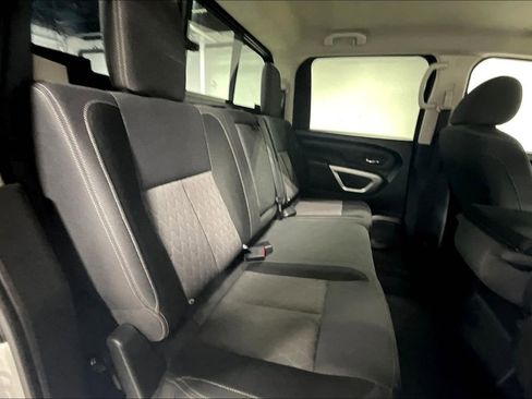 Used 2023 Nissan Titan SV image 35
