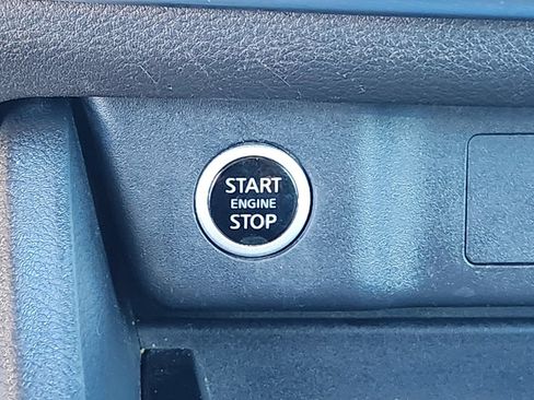 Used 2023 Nissan Rogue SV FWD image 17