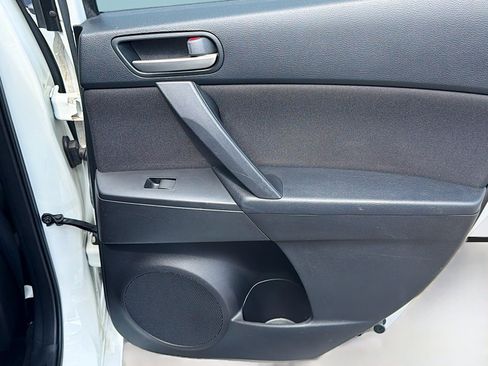 Used 2013 MAZDA MAZDA3 i Touring w/ Preferred Equipment Pkg image 42