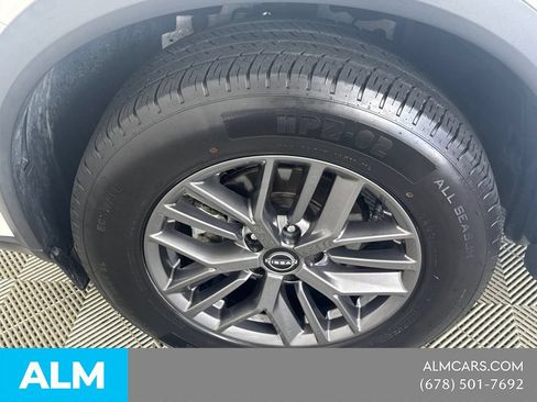 Used 2024 Nissan Rogue S FWD image 14
