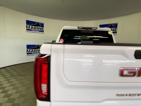 Used 2023 GMC Sierra 1500 AT4 w/ Technology Package AWD/4WD image 9
