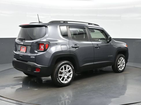 Used 2022 Jeep Renegade Latitude AWD/4WD image 6