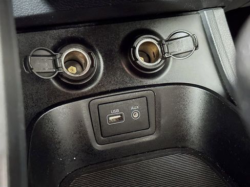 Used 2017 Hyundai Santa Fe SE image 38