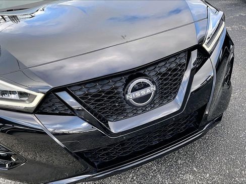 Used 2023 Nissan Maxima SR w/ Sport Mat Group FWD image 39