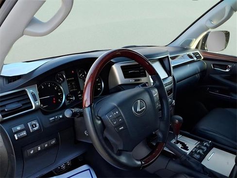 Used 2014 Lexus LX 570 4WD image 12