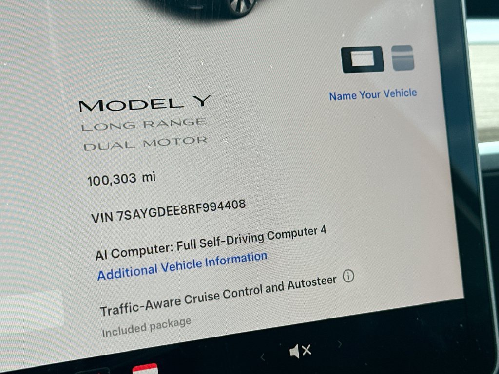 Used 2024 Tesla Model Y Long Range AWD/4WD image 11