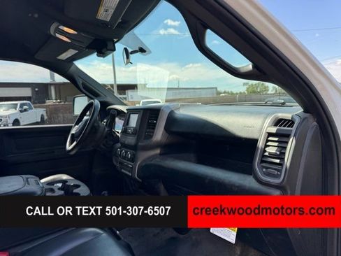 Used 2024 RAM 3500 Tradesman w/ Chrome Appearance Group AWD/4WD image 10